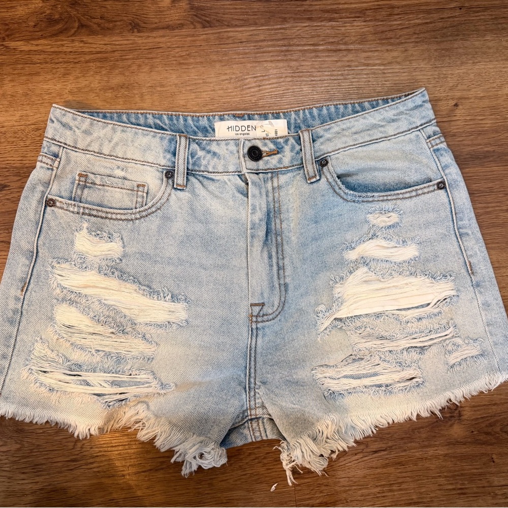 Hidden Jeans “Finn” Distressed Denim Shorts – Size Large